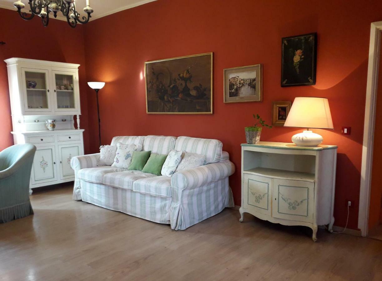 Alle Preci Country house Santa Restituta Esterno foto