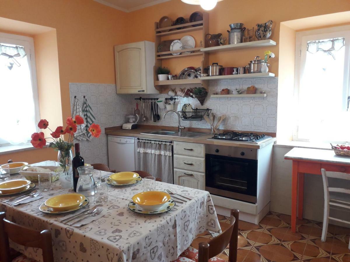 Alle Preci Country house Santa Restituta Esterno foto